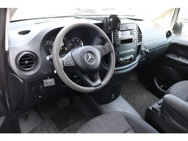 Mercedes-Benz Vito 2