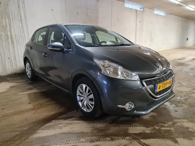 Peugeot 208 1.2 VTi Envy 2014 Benzine 6