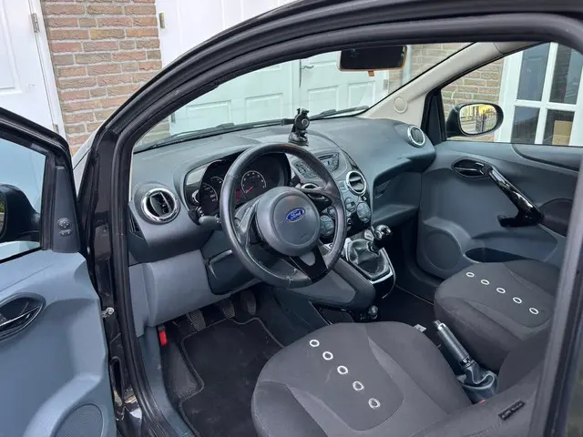 Ford Ka 1.2 Style start/stop 2014 Benzine 6
