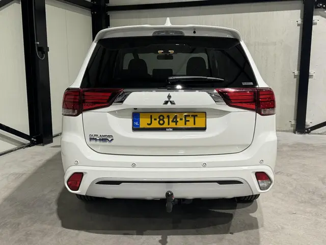 Mitsubishi Outlander 2.4 PHEV Pure 2020 Hybride Benzine 26