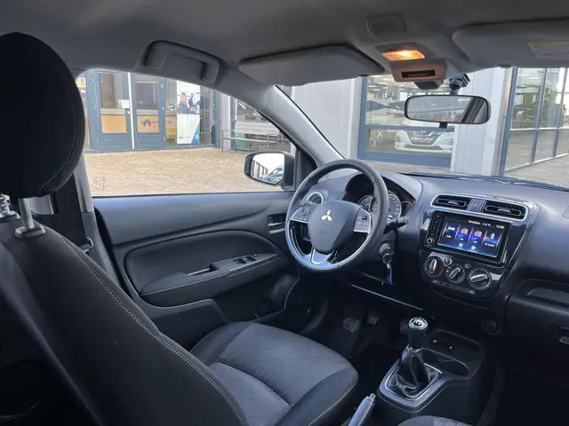 Mitsubishi Space Star 1.2 Active 2020 Benzine 38