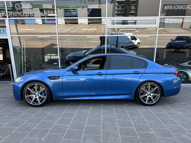 BMW M5 5-serie Competition Package 2015 Benzine 17