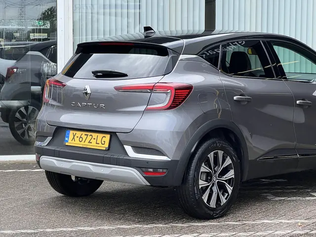 Renault Captur 1.3 mild hybrid 160 techno 2023 Benzine 32