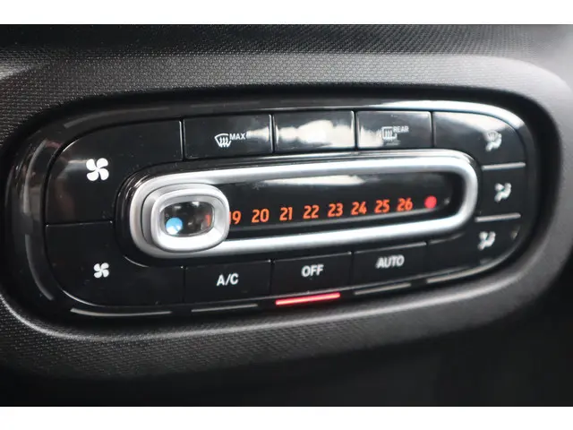 Smart Forfour 1.0 Essential Edition 2015 Benzine 28
