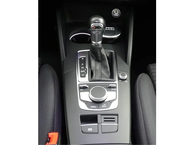 Audi A3 Limousine 35 TFSI Advance Sport 2020 Benzine 37