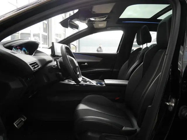 Peugeot 3008 1.6 HYbrid4 300 GT 2023 Hybride Benzine 7