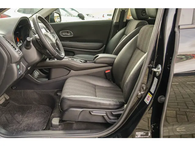 Honda HR-V 1.5i VTEC EXECUTIVE 2018 Benzine 32