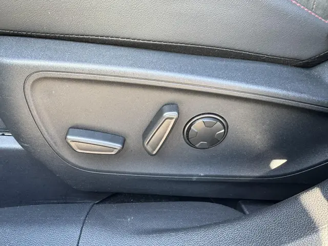 Ford Kuga 2.5 PHEV ST-Line X 2025 Hybride Benzine 19