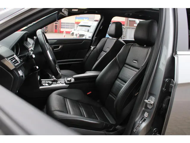Mercedes-Benz E-Klasse Estate AMG 63 4MATIC 2014 Benzine 23