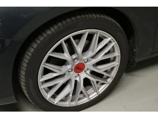 Volvo V60 1.6 T3 R-Design 2015 Benzine 4