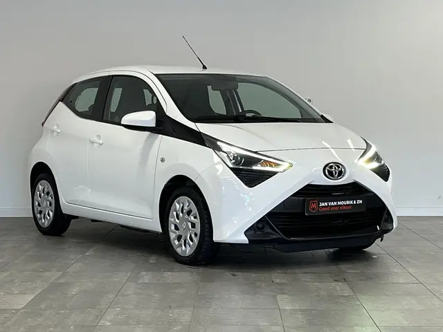 Toyota Aygo 1.0 VVT-i x-play 2022 Benzine 5