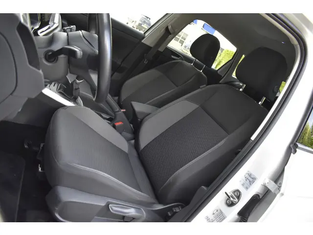 Volkswagen Taigo 1.0 TSI Life Business 2022 Benzine 6