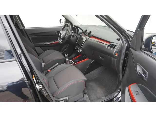 Suzuki Swift 1.4 Sport Smart Hybrid 2023 Benzine 12