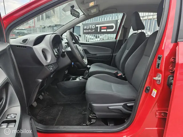 Toyota Yaris 1.0 VVT-i Access camera 2015 Benzine 12