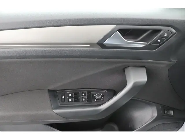 Volkswagen T-Roc 1.5 TSI Style Business 2021 Benzine 36