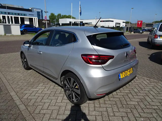 Renault Clio 1.0 TCe Intens 2022 Benzine 4