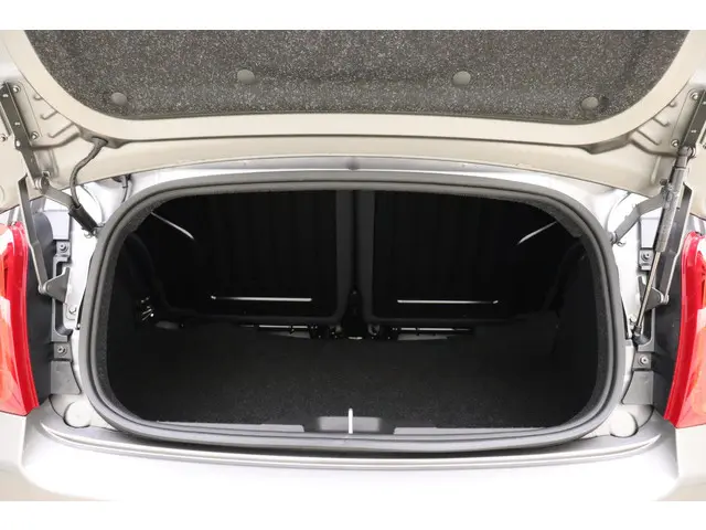 Fiat 500C 1.0 Hybrid Dolcevita 2024 Benzine 3