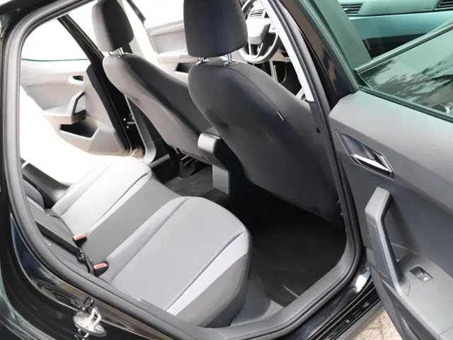 SEAT Arona 1.0 TSI Style Business Intense 2019 Benzine 17
