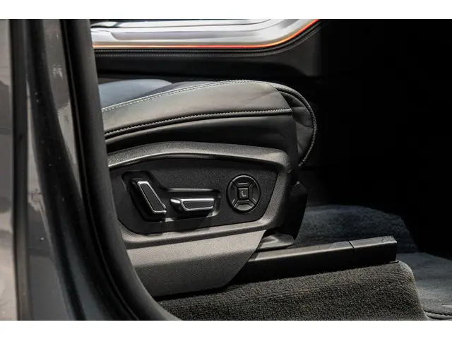 Audi SQ8 4.0 TFSI Quattro 2021 Benzine 16