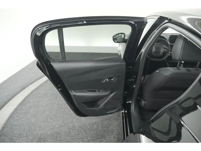 Peugeot 208 PureTech 100 Allure 2024 Benzine 64