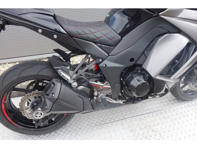 Kawasaki Z1000 SX ABS 2014 Benzine 10