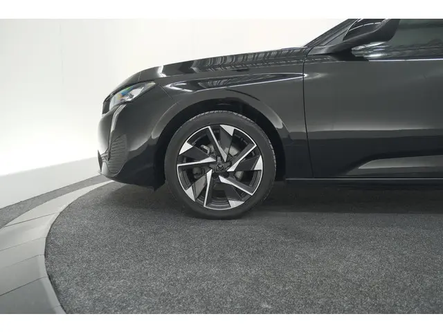 Peugeot 308 PureTech 130 Allure 2022 Benzine 18