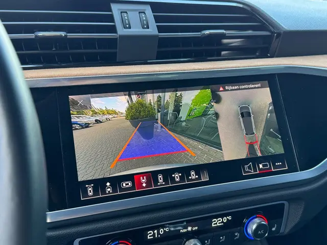 Audi Q3 35 TFSI * Leder * 360 Camera * Keyless 2020 Benzine 31