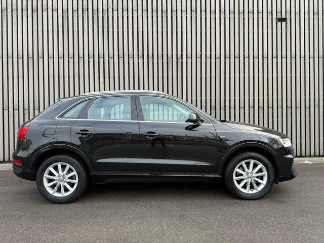 Audi Q3 1.4 TFSI S-Line / 1e eigenaar 2017 Benzine 36