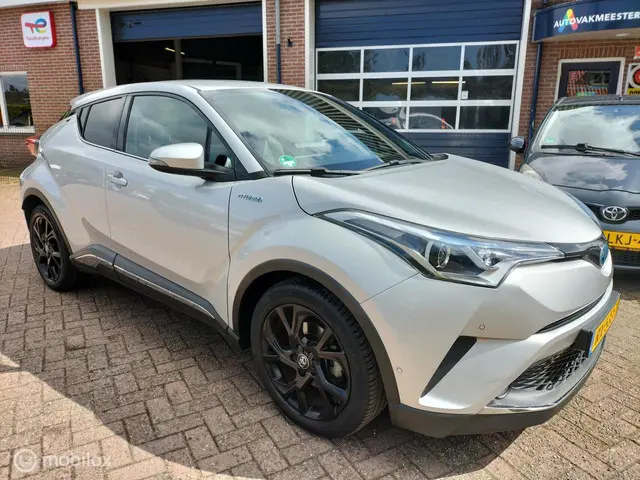 Toyota C-HR 1.8 Hybrid Black Edition 2018 Hybride Benzine 4