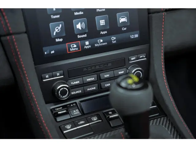 Porsche 718 Spyder RS 2024 Benzine 42