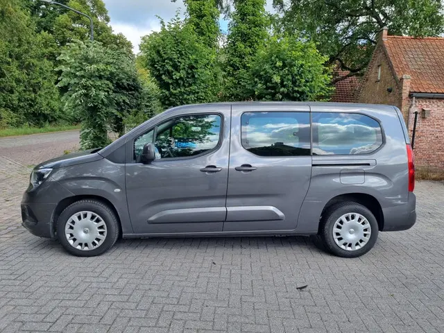 Opel Combo Tour 1.2 T. L2H1 Edit. 7p 2019 Benzine 2