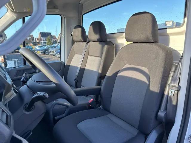 Volkswagen Crafter 35 2.0 TDI L3 2024 Diesel 11