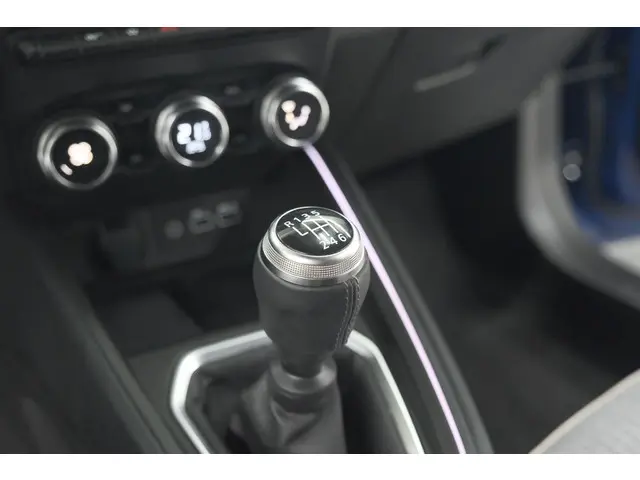 Renault Clio TCe 90 GPF Techno 2024 Benzine 45