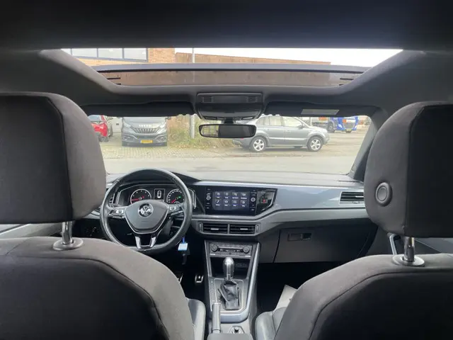 Volkswagen Polo 1.0 TSI R-Line DSG /Pano/ LED 2018 Benzine 12