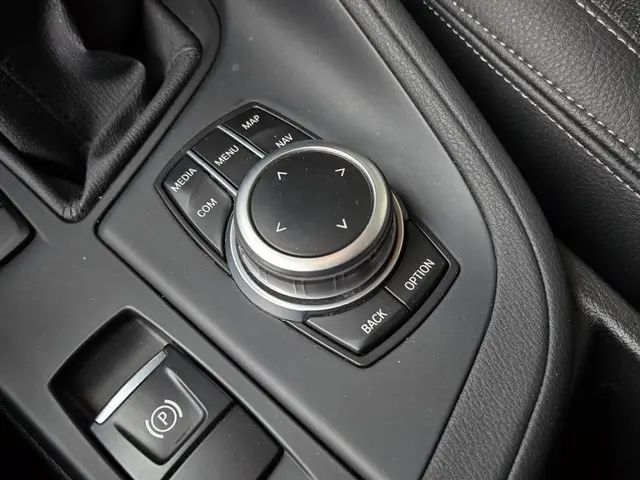 BMW X1 XDRIVE25E 2020 Hybride Benzine 22