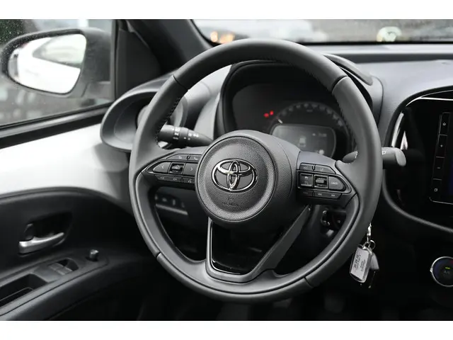 Toyota Aygo X 1.0 VVT-i MT Play 2025 Benzine 12