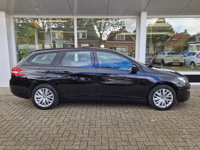 Peugeot 308 SW 1.2 PureTech Blue Lease 2017 Benzine 2