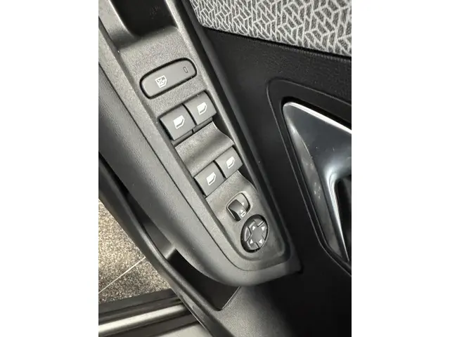 Citroën C4 1.2 Puretech Shine 2022 Benzine 19