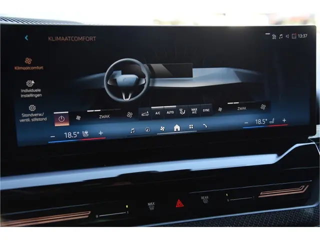 BMW 5 Serie 520i M-Sport 2024 Benzine 18