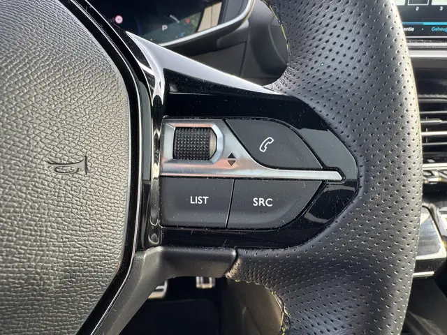 Peugeot e-208 GT Pack EV 50kWh 136 2022 Elektrisch 25