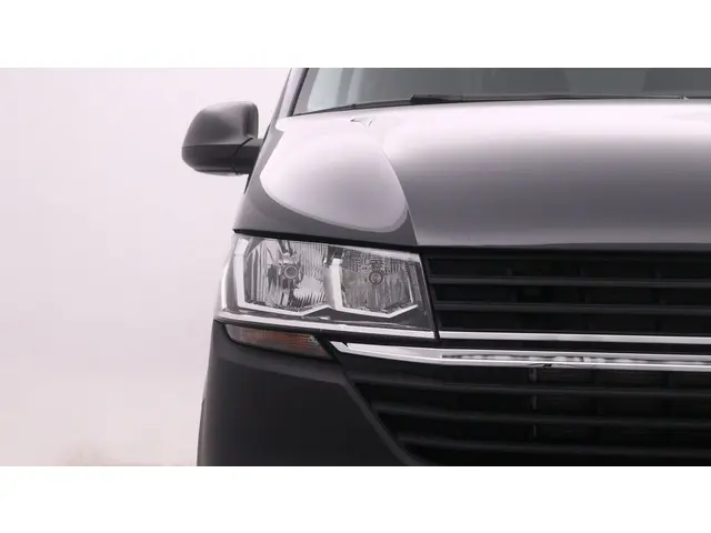 Volkswagen Transporter L2H1 2.0 TDI 150pk 2023 Diesel 11