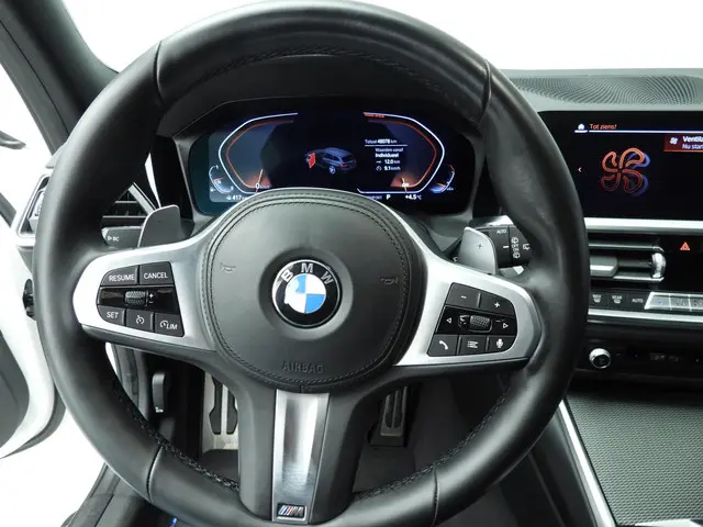 BMW 3 Serie Touring 318i 2022 Benzine 11