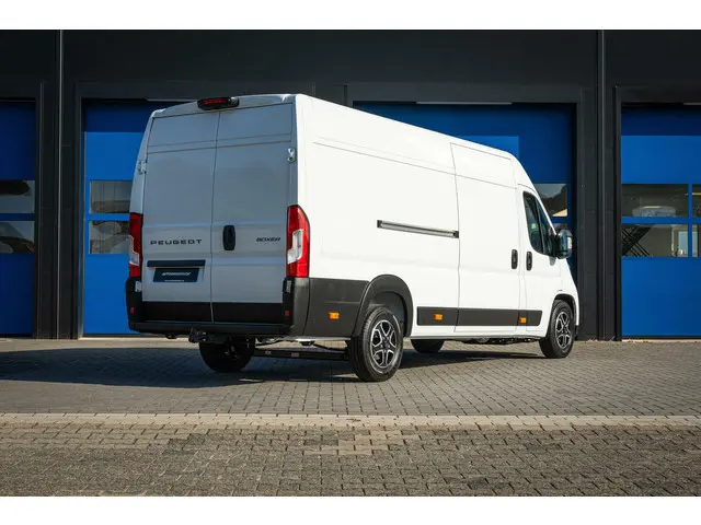 Peugeot Boxer L4H2 180PK EAT8 3.5t Vol opties 2024 Diesel 5