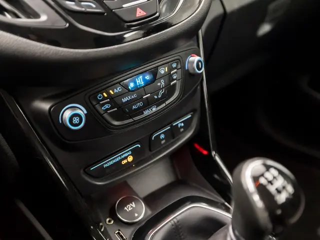 Ford B-MAX 1.0 EcoBoost Titanium Sport 2015 Benzine 10