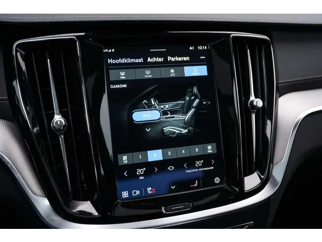 Volvo S60 B4 Ultimate Dark 2023 Benzine 26