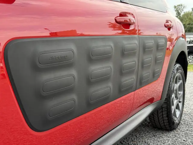 Citroën C4 Cactus 1.2 PureTech Shine 2016 Benzine 31