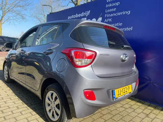 Hyundai i10 1.0i i-Motion Comfort 2016 Benzine 2