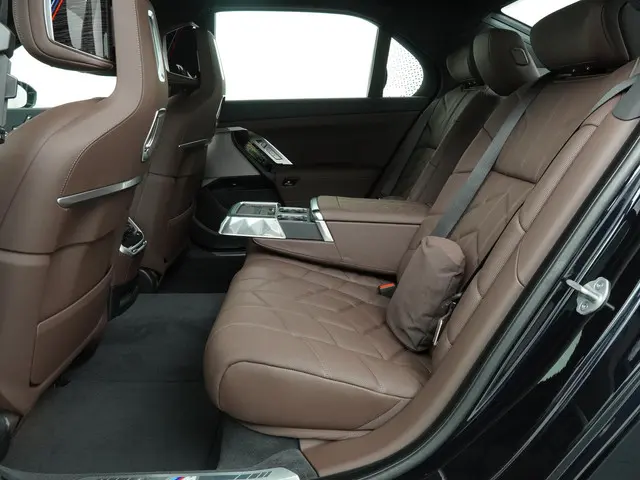 BMW 7 Serie 750e xDrive 2025 Hybride Benzine 14