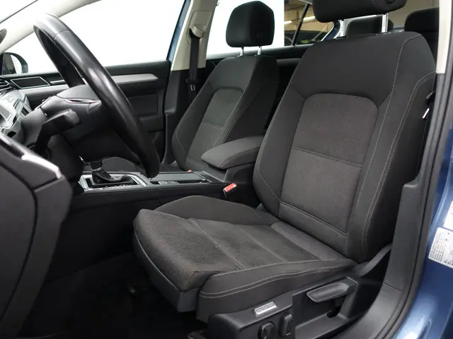 Volkswagen Passat 1.4 TSI Highline Aut- 2015 Benzine 20