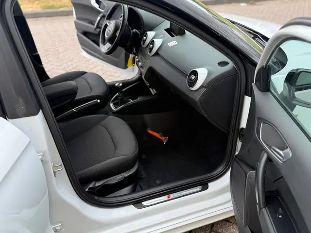 Audi A1 Sportback 1.2 TFSI S-Line Bj 2014 2014 Benzine 15